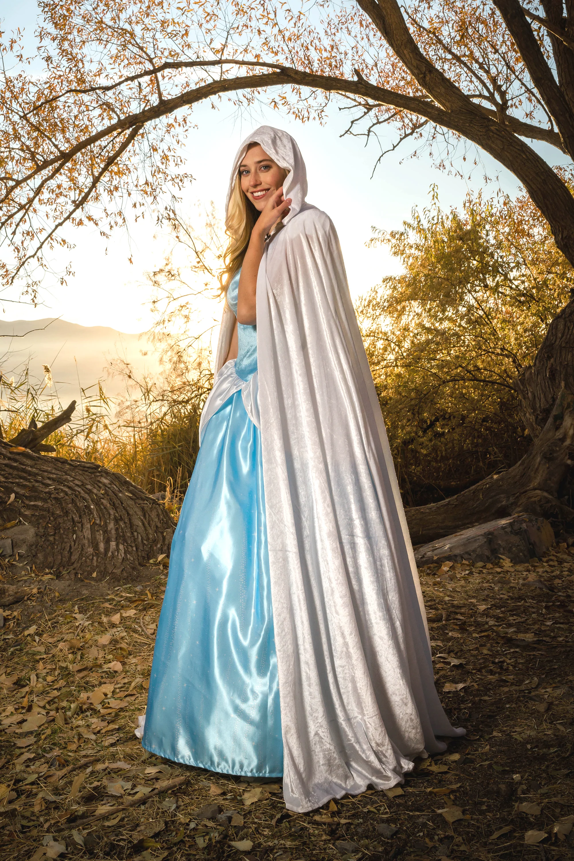 Adult White Cloak - Image 6