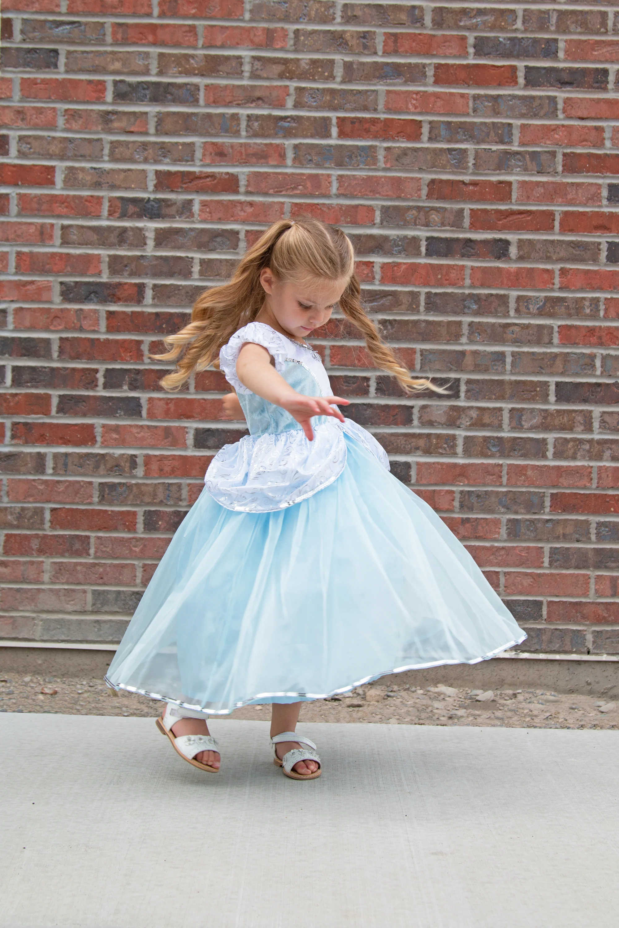 Deluxe Cinderella Dress Up - Image 8