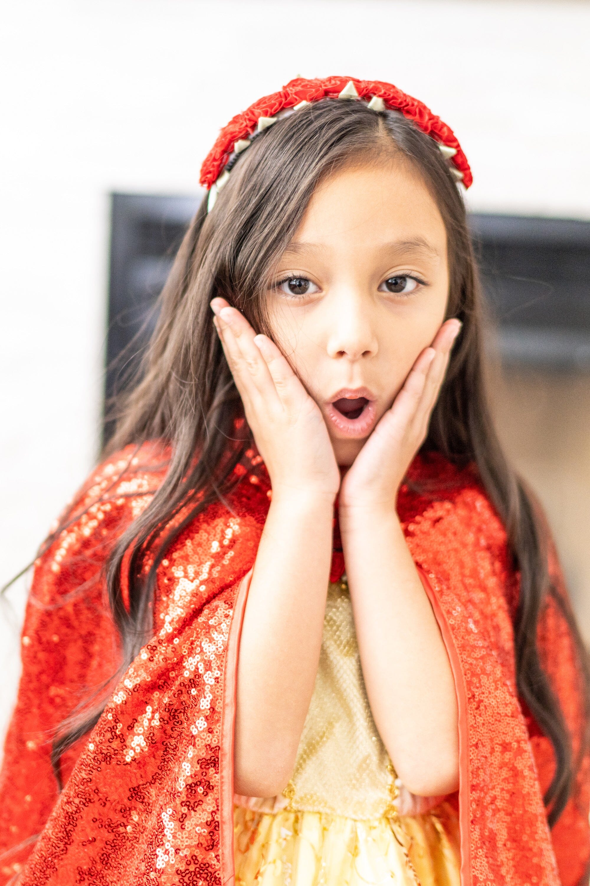 Red Shimmer Cloak - Image 8