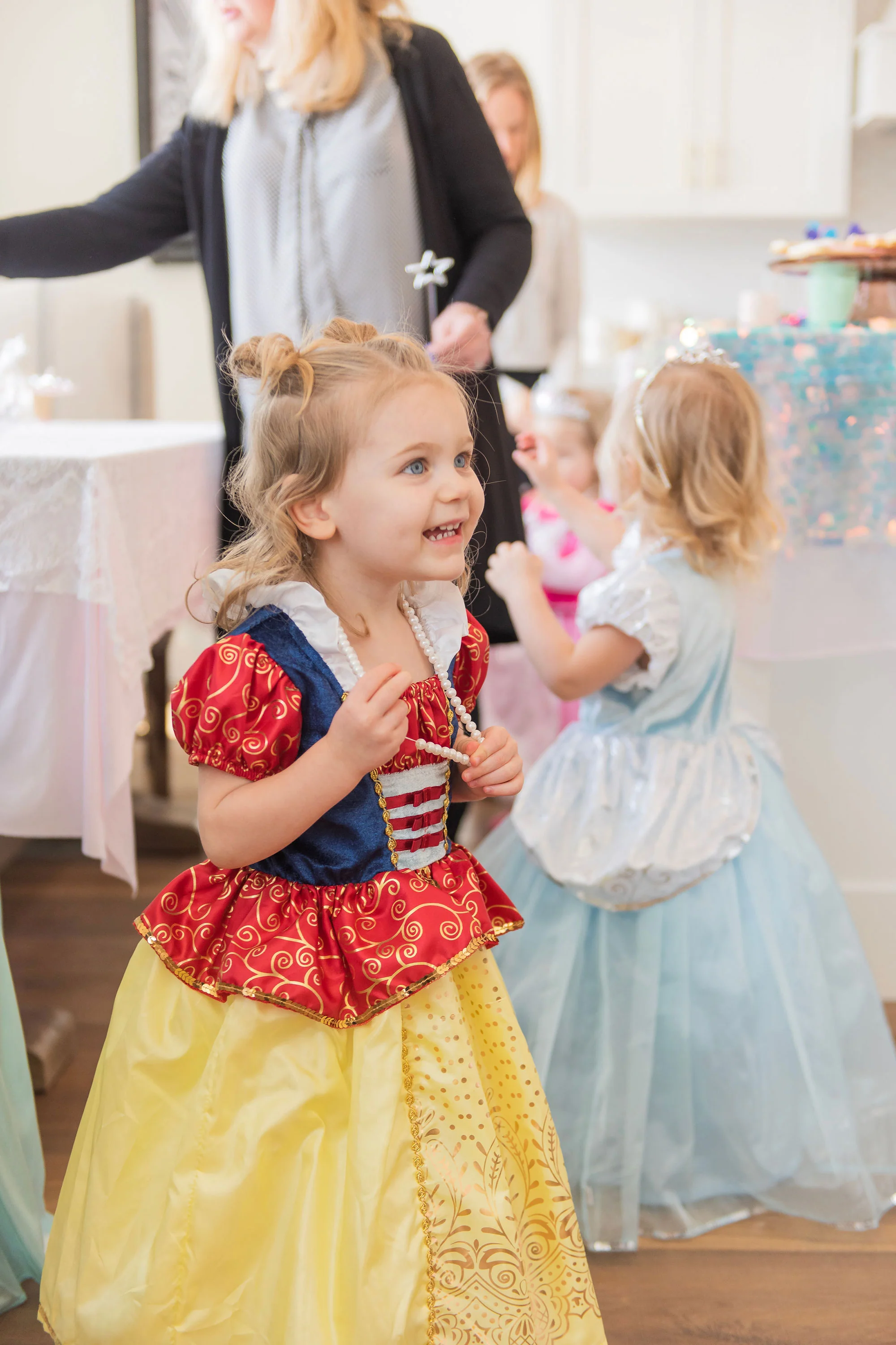 Snow White Dress Up - Image 8
