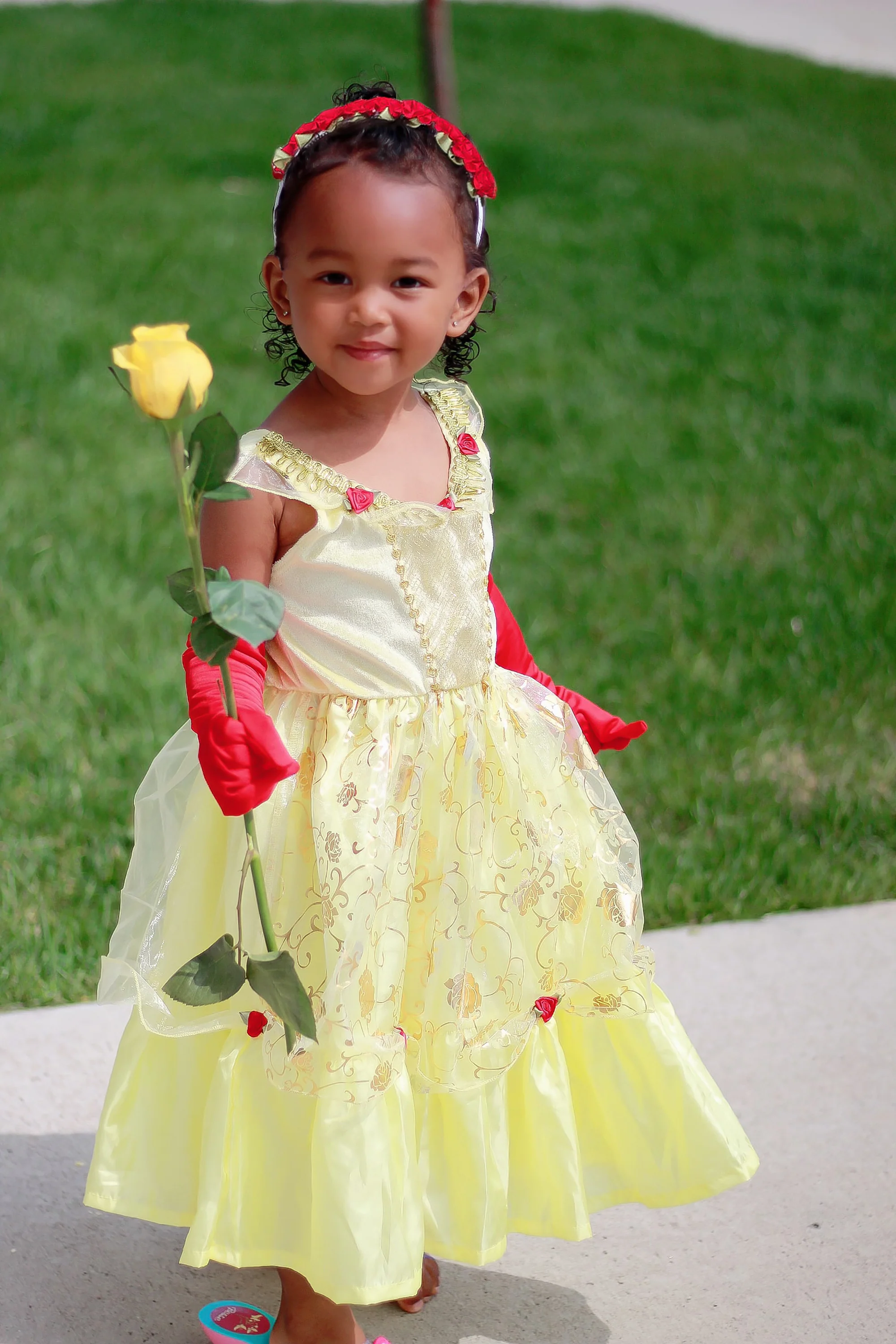 Yellow Beauty Dress Up - Image 6